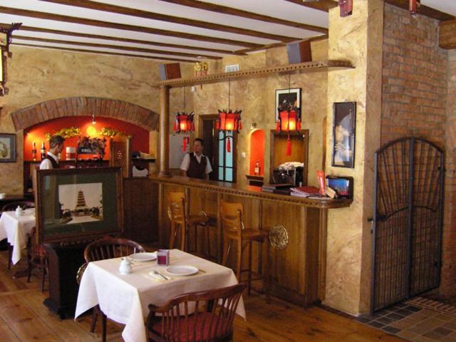 זיילונה גאורה Hotel Zajazd Kultury, Dawniej Pocztowy מראה חיצוני תמונה
