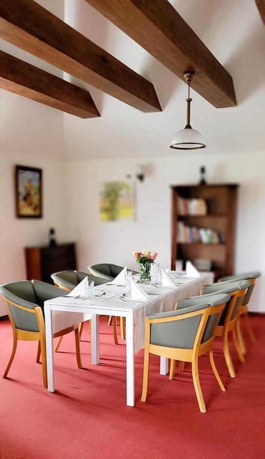 זיילונה גאורה Hotel Zajazd Kultury, Dawniej Pocztowy מראה חיצוני תמונה