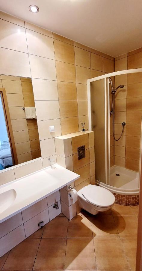 זיילונה גאורה Hotel Zajazd Kultury, Dawniej Pocztowy מראה חיצוני תמונה