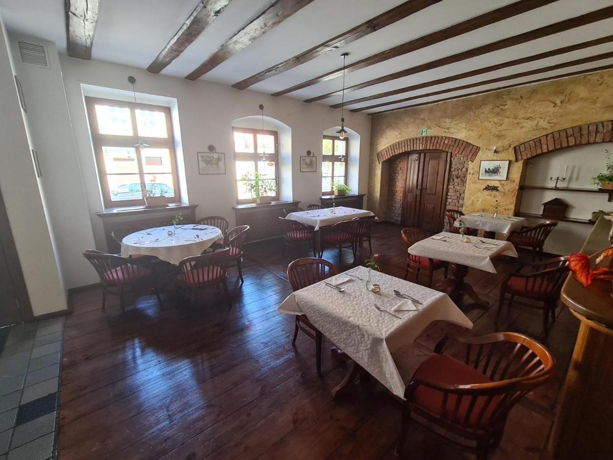 זיילונה גאורה Hotel Zajazd Kultury, Dawniej Pocztowy מראה חיצוני תמונה