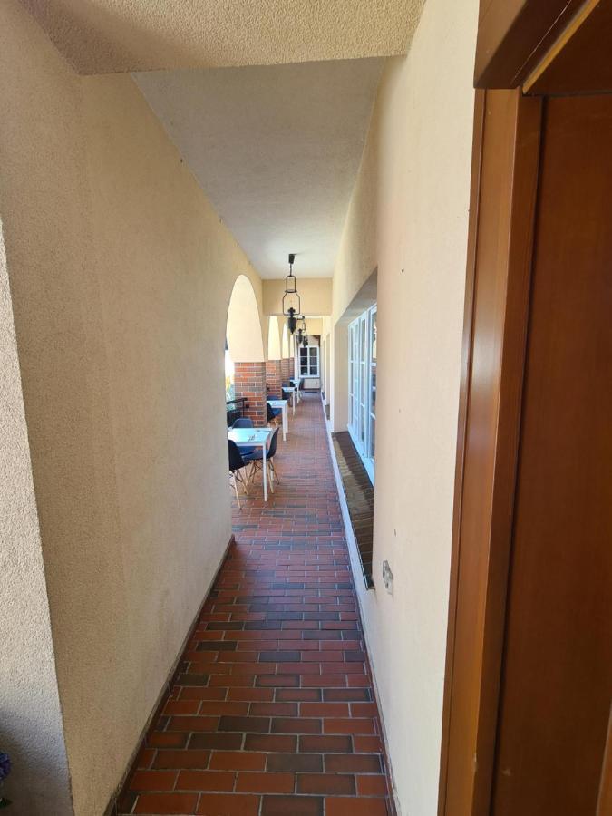 זיילונה גאורה Hotel Zajazd Kultury, Dawniej Pocztowy מראה חיצוני תמונה