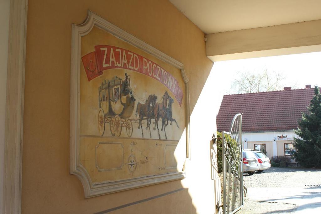 זיילונה גאורה Hotel Zajazd Kultury, Dawniej Pocztowy מראה חיצוני תמונה