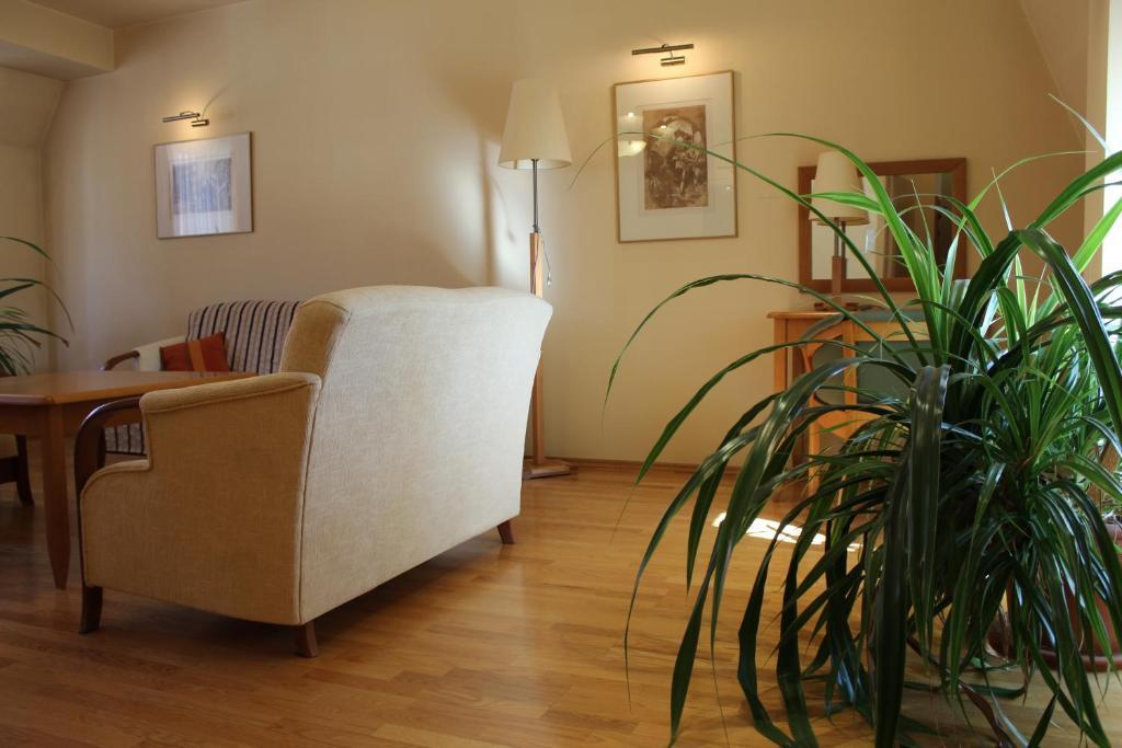 זיילונה גאורה Hotel Zajazd Kultury, Dawniej Pocztowy מראה חיצוני תמונה